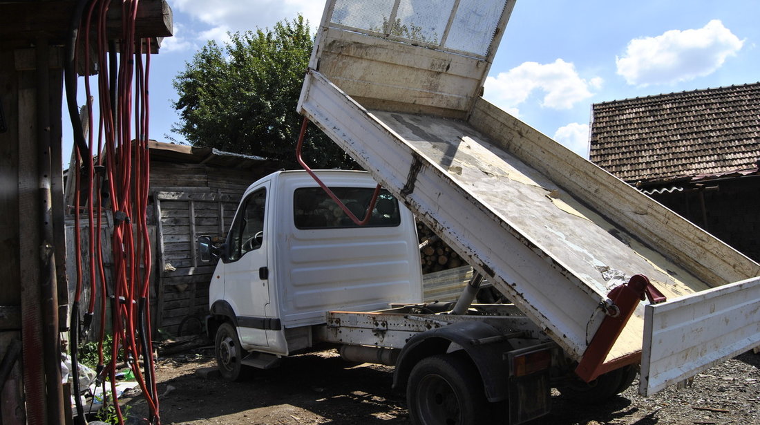 Camioneta basculanta Renault