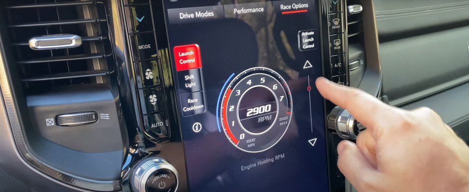 Camioneta cu cel mai puternic motor din industrie. Cum arata la interior Camioneta cu cel mai puternic motor din industrie. Cum arata la interior