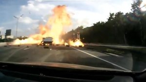 Camionul cu butelii care explodeaza: momentul accidentului