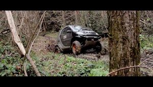 Cand nu-ti permiti decat un Smart, dar off-road-ul e viata ta