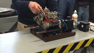 Cand pasiunea nu cunoaste limite: Mini-motorul Porsche complet functional