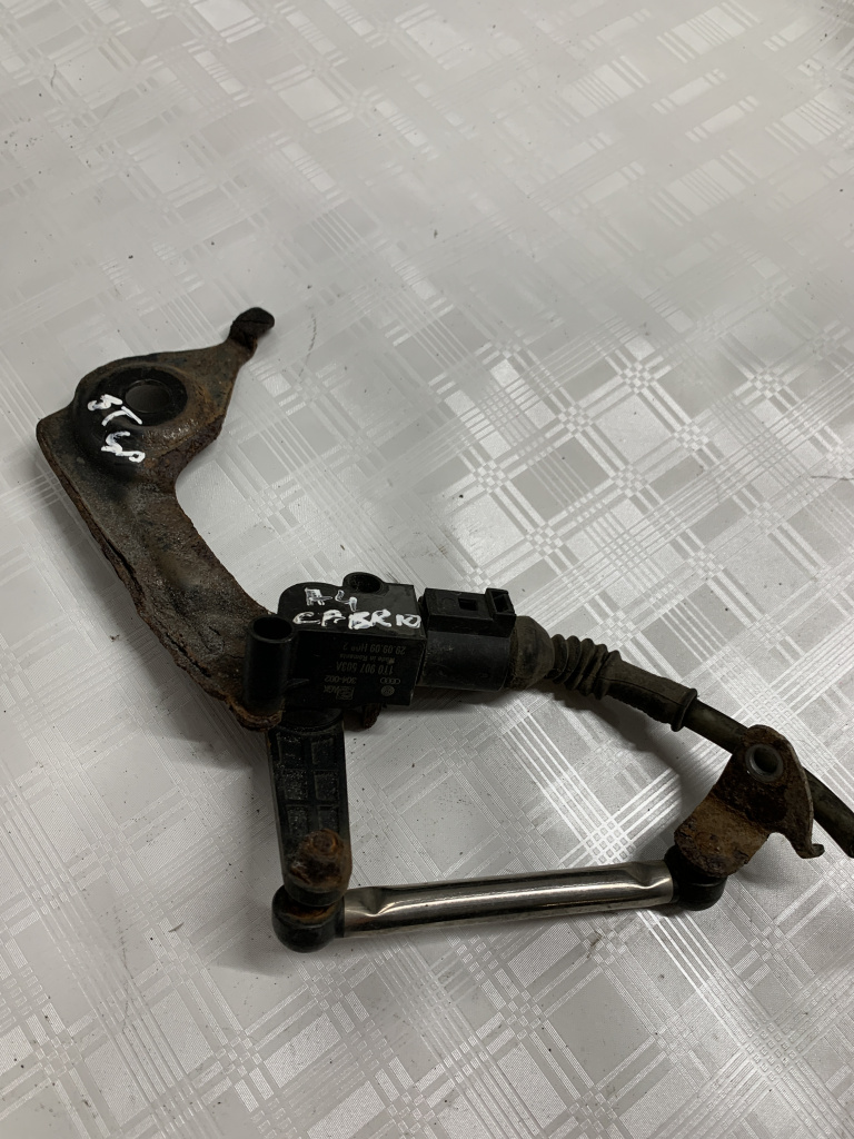 Cantar faruri xenon Audi A4 Cabrio - Motorina 2007, 1T0907503A