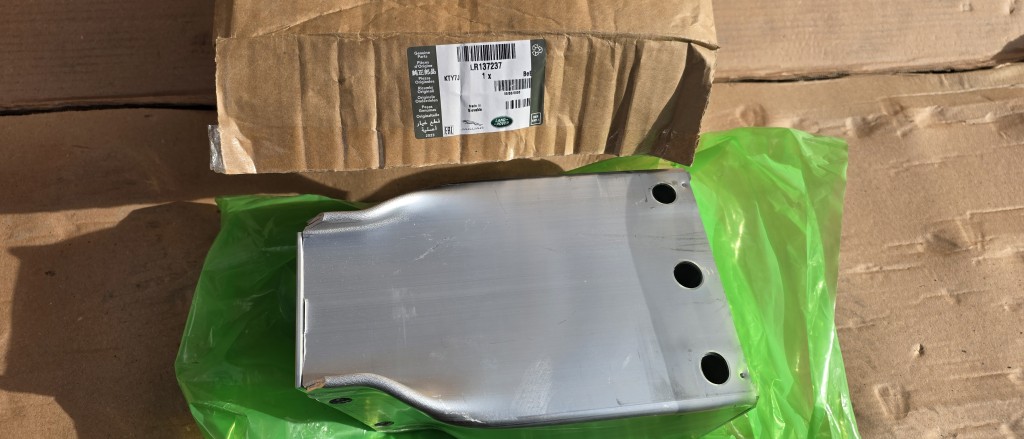 Cap lonjeron stanga Range Rover Evoque L551 2019 2020 2021 2022 2023