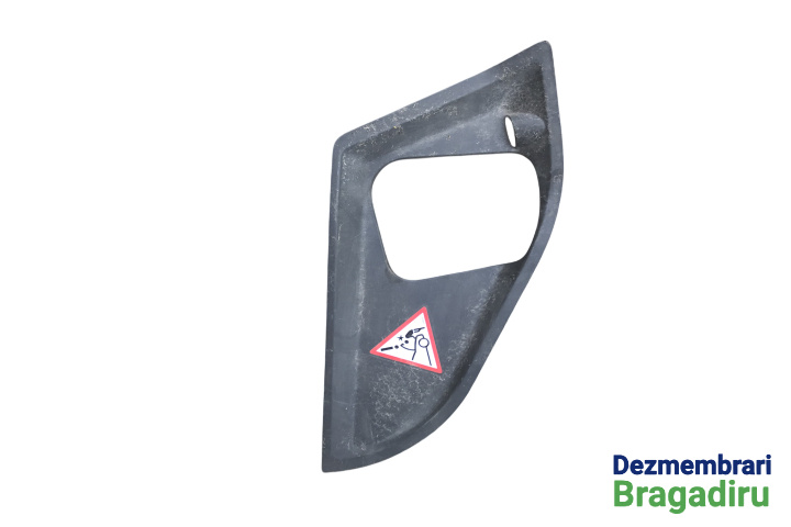 Capac acces far dreapta Cod: 106271-10 106271-10 BMW Seria 5 F11 [2009 - 2013] Touring wagon 520 d Steptronic (184 hp) Cod motor: N47T, Cod culoare: B90, Pachet M