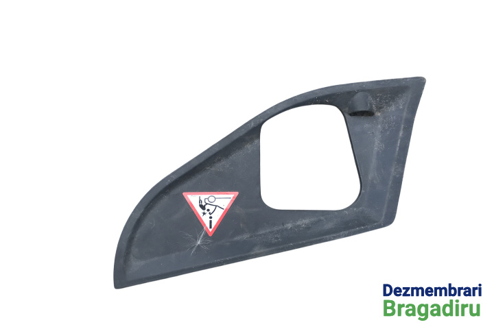 Capac acces far stanga Cod: 106271-10 106271-10 BMW Seria 5 F11 [2009 - 2013] Touring wagon 520 d Steptronic (184 hp) Cod motor: N47T, Cod culoare: B90, Pachet M