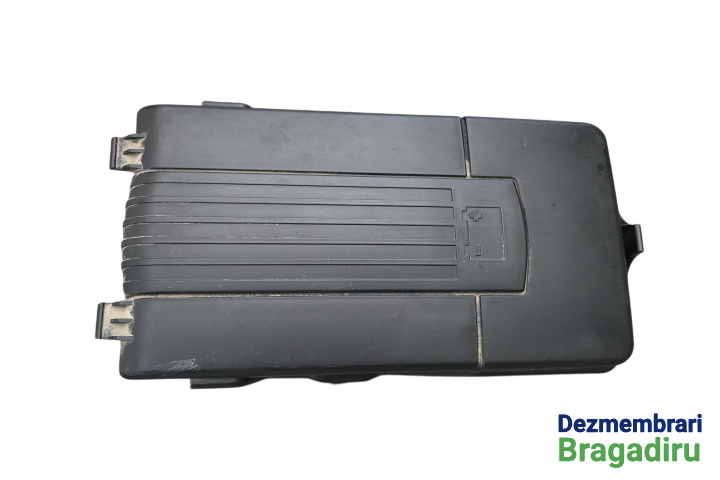Capac acumulator / baterie Cod: 1K0915443A 1K0915443A Volkswagen VW Golf 5 [2003 - 2009] Hatchback 3-usi 1.9 TDI 6DSG (105 hp) Cod motor: BKC, Cod cutie: HLH, Cod culoare: LA6Q