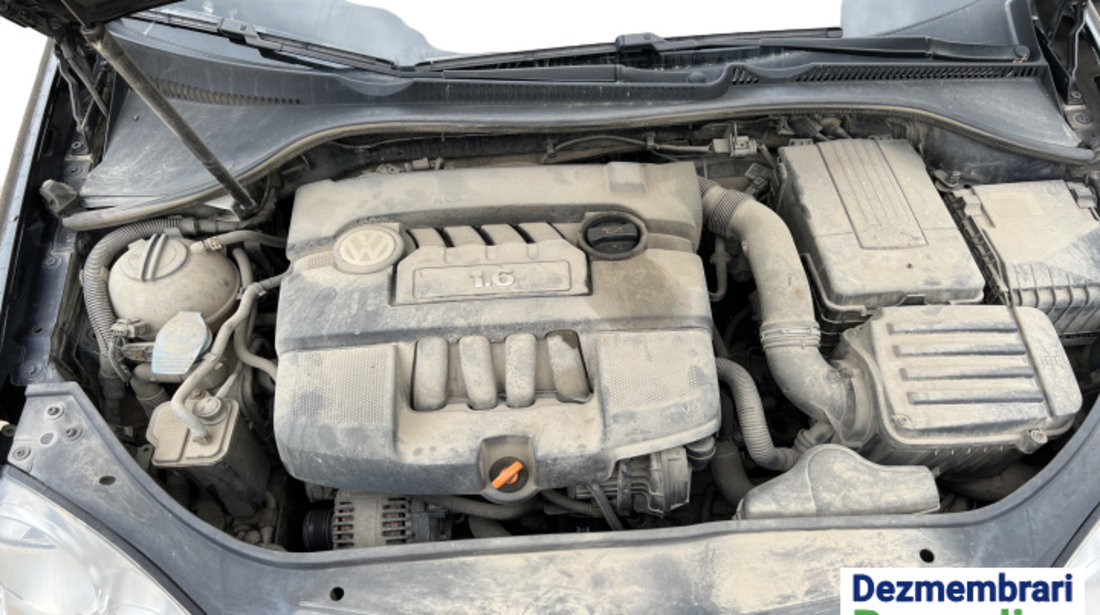 Capac acumulator / baterie Volkswagen VW Golf 5 [2003 - 2009] Hatchback 5-usi 1.6 MT (102 hp)