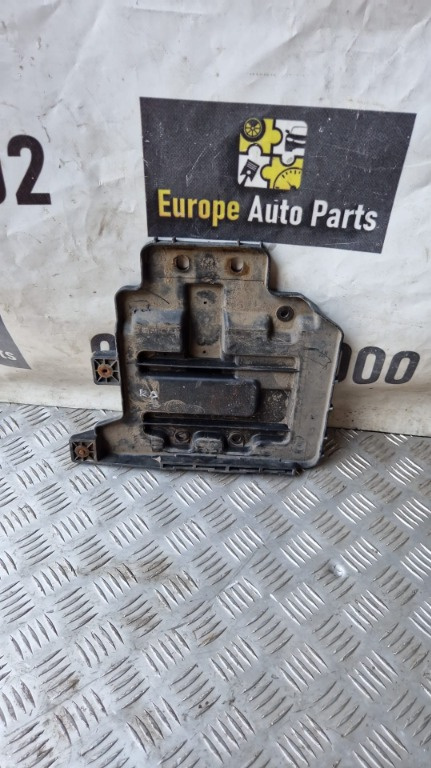 Capac baterie HYUNDAI I20 motor 1.2 G4LA an 2010 cod 37151-1J450