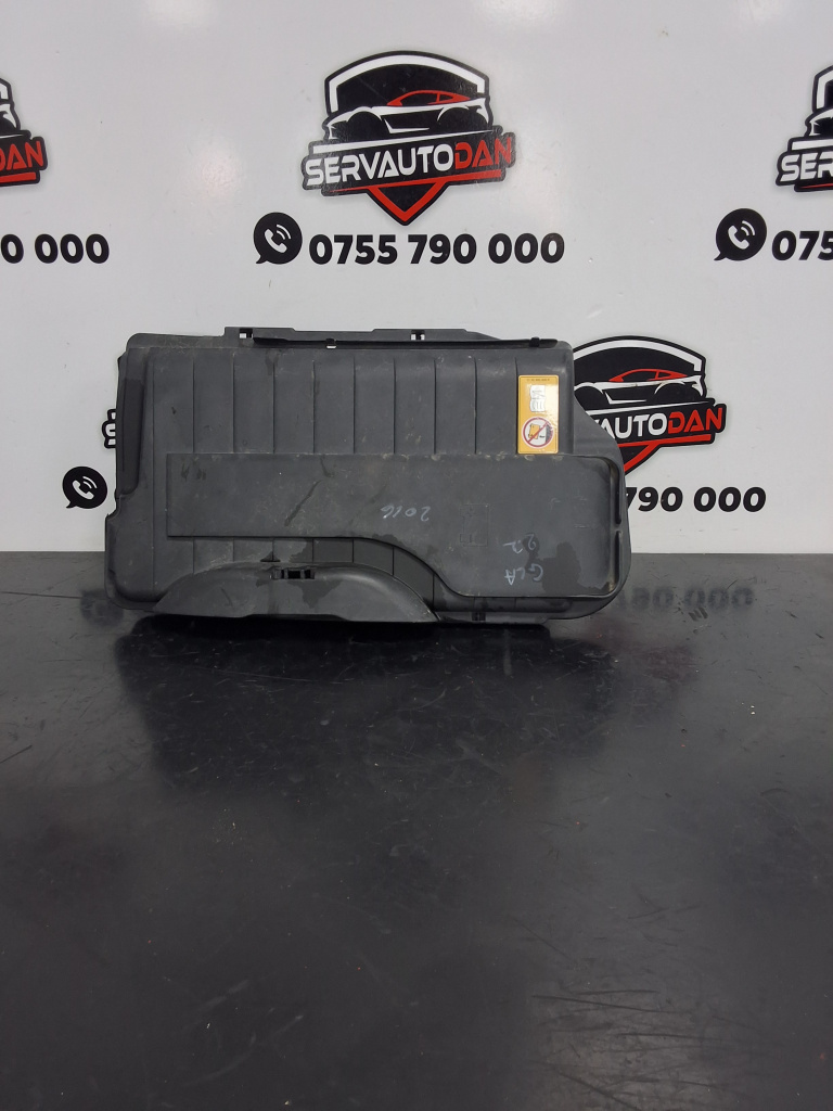Capac baterie Mercedes-Benz GLA-Class (2013->) [X156] 2.2 Motorina 2016, A2465411905