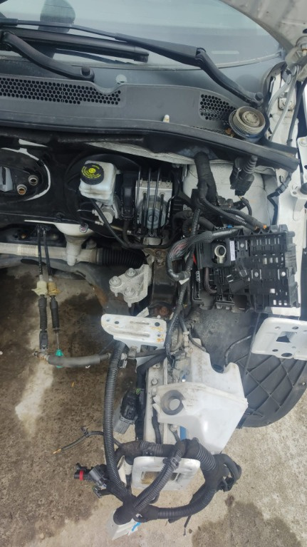 Capac baterie Opel Corsa E 1.4 Turbo 74KW/101Cp cod motor B14NEJ transmisie manuala 6+1 an 2017 cod 525230582