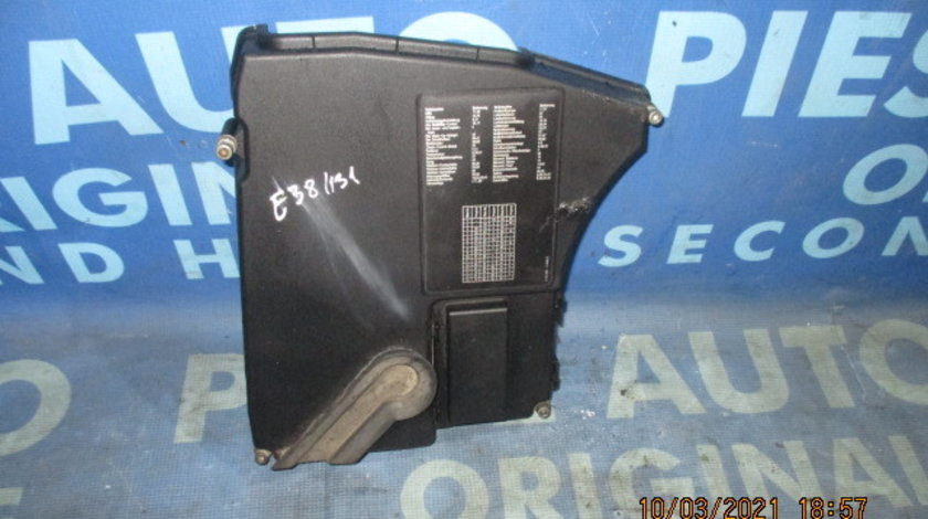 Capac BMW E38 1995;  1747665 (grila parbriz)