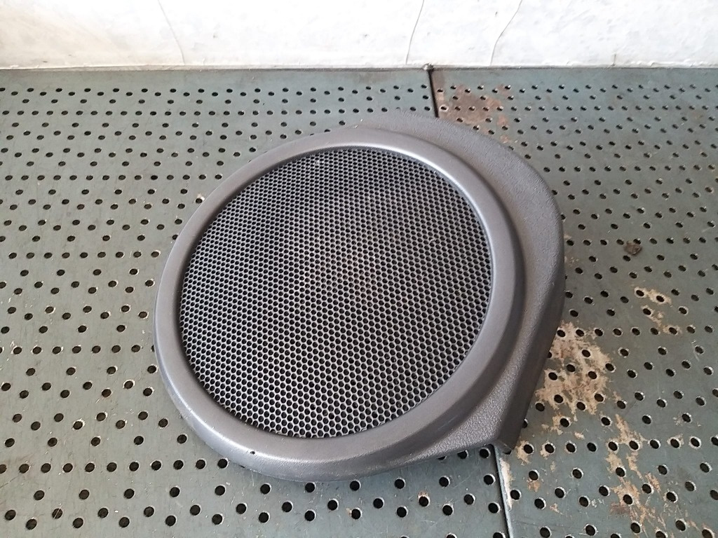 Capac boxa dreapta fata dodge caliber 49758a