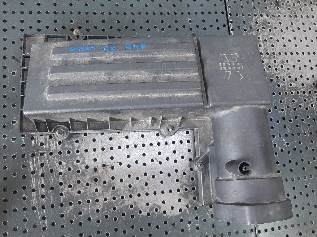 Capac carcasa aer 2.0 tdi bmp vw passat b6 vw golf 5 touran audi a3 3c0129607aq