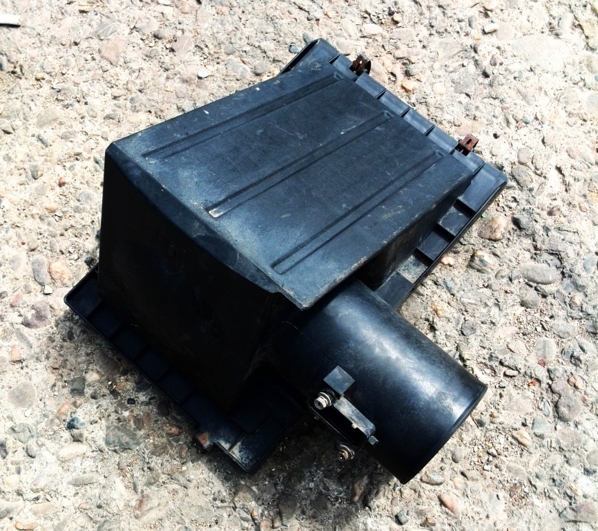 CAPAC CARCASA FILTRU AER DEBITMETRU NISSAN PATHFINDER R51 2005 .. 2011 2.5 DIESEL