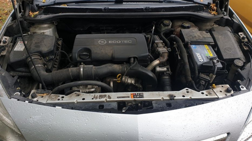 Capac carcasa motor Opel Astra J 1.7 cdti 125 CP A17DTR VLD2032