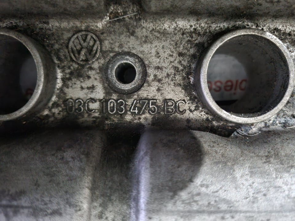 Capac chiulasa cu ax came VW Golf V Plus 1.4 TSI 160 cai motor CAVD cod piesa : 03C103475BC