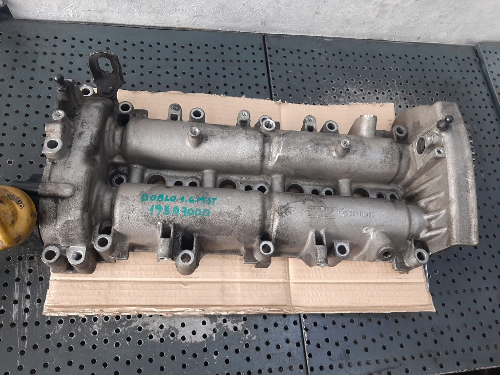 Capac chiulasa cu axe came 1.6 d multijet 198a3000 fiat doblo 55214530