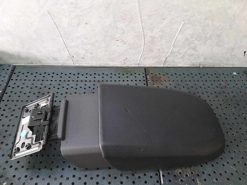 Capac cotiera ford kuga 1