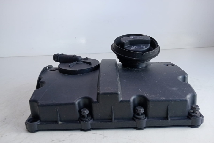 Capac culbutori 1.4 tdi 045103475B Skoda Fabia [facelift] [2004 - 2007]