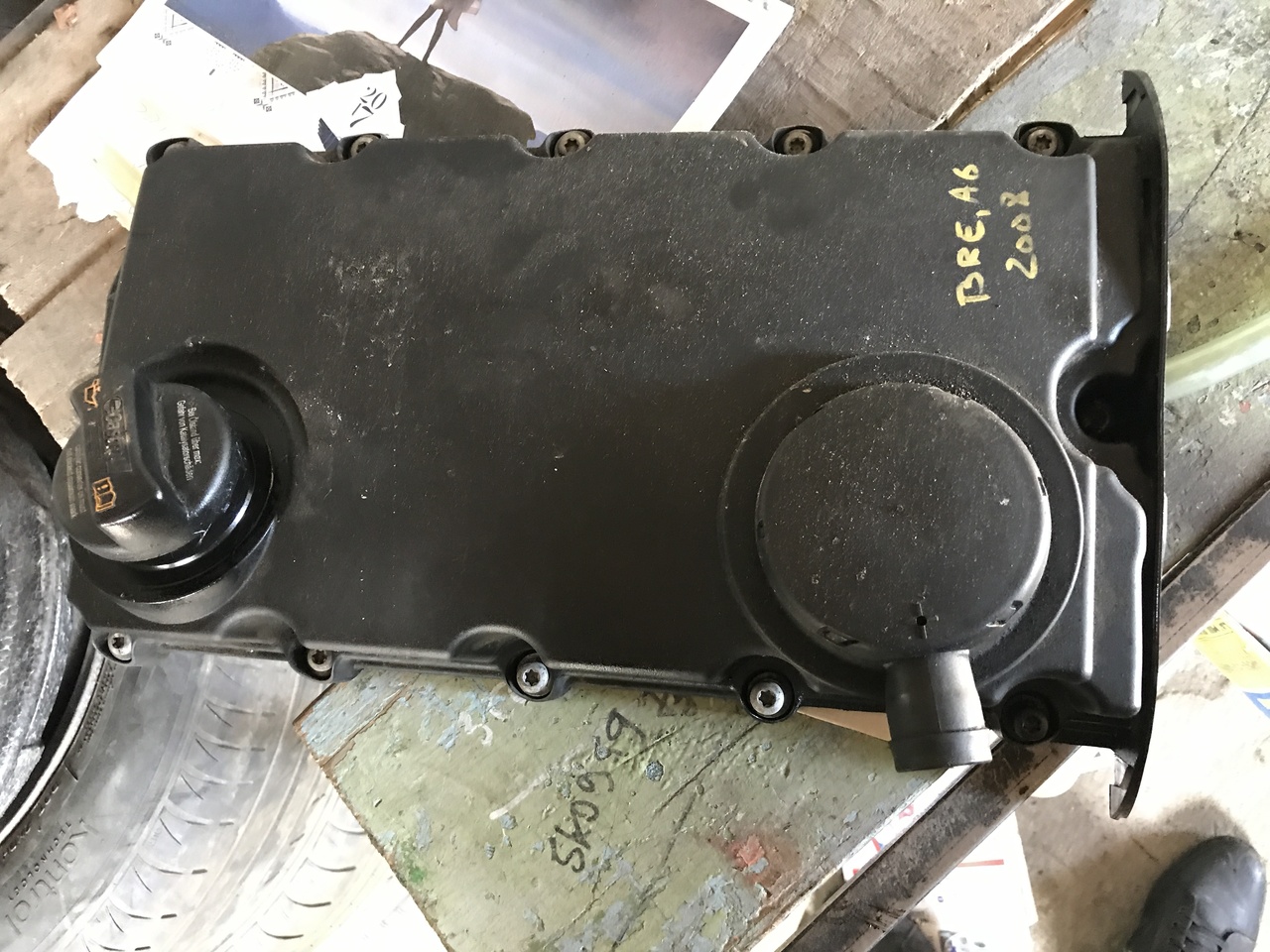 Capac culbutori Audi  A4 B7 2.0 tdi BLB 
