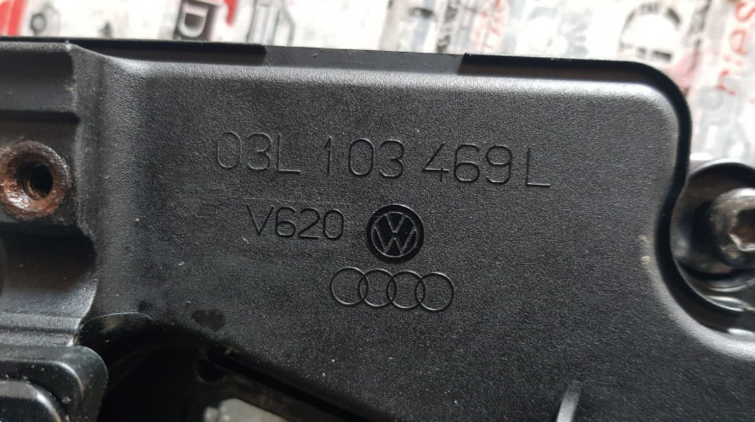 Capac culbutori Audi Q5 2.0 TDi 143 cai motor CAGA cod piesa : 03L103469L
