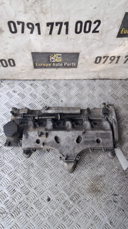 Capac culbutori Volvo XC90 2.4D5 cod motor D5244T an 2005 cod 08692397