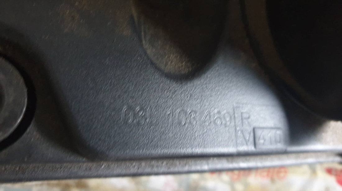 Capac culbutori VW Caddy III 1.6 TDI 75 cai motor CAYE cod piesa : 03L103469R