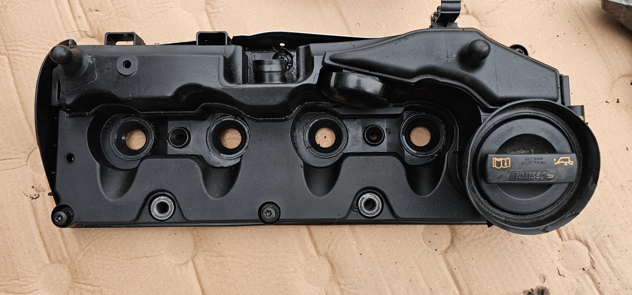 Capac culbutori Vw Golf 6 / Passat B7 / Skoda Octavia 2 1.6 TDI CAY 2009 2010 2011