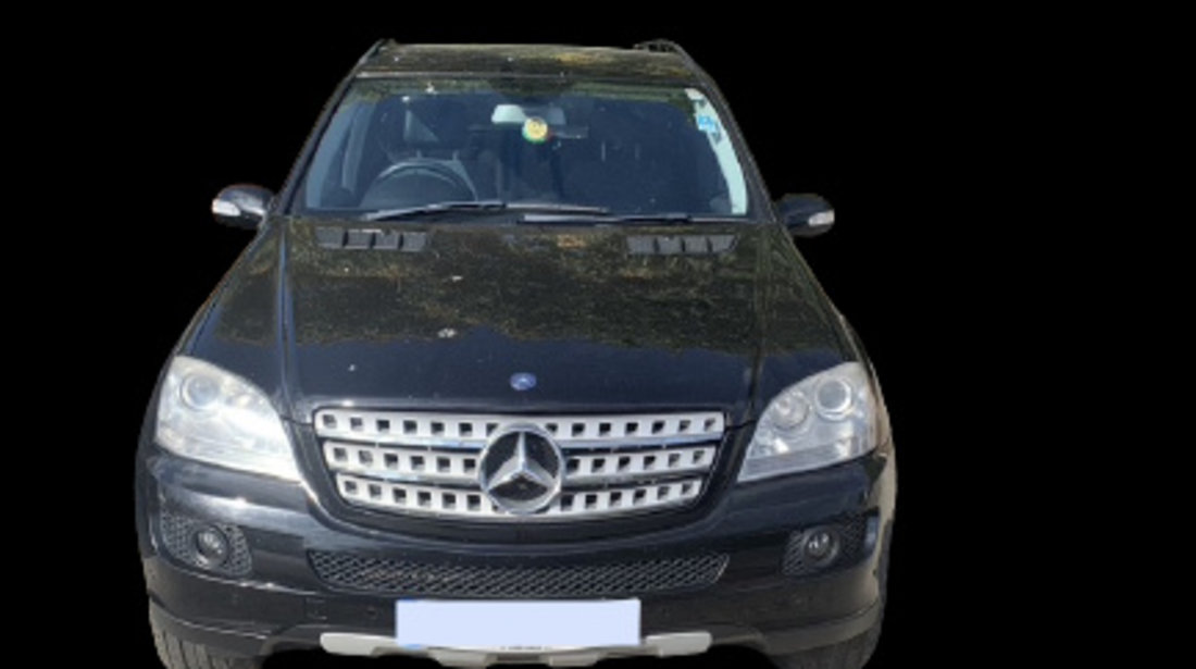 Capac distributie inferior Cod: A6420150601 Mercedes-Benz M-Class W164 [2005 - 2008] Crossover 5-usi ML 320 CDI 7G-Tronic (224 hp)