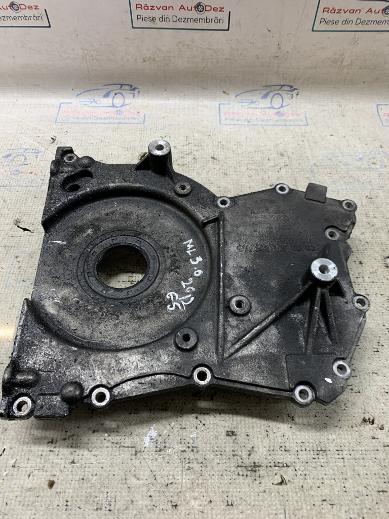 Capac distributie Mercedes ML W166 3.0 Motorina 2012, A6420150002