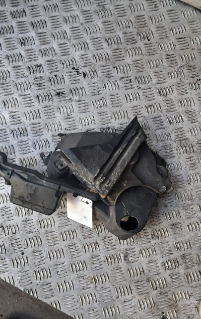 Capac distributie mijloc 8200795012 / 8200795017 Renault Grand Scenic 3 [2009 - 2012] Minivan 1.5 dCi MT (110 hp)
