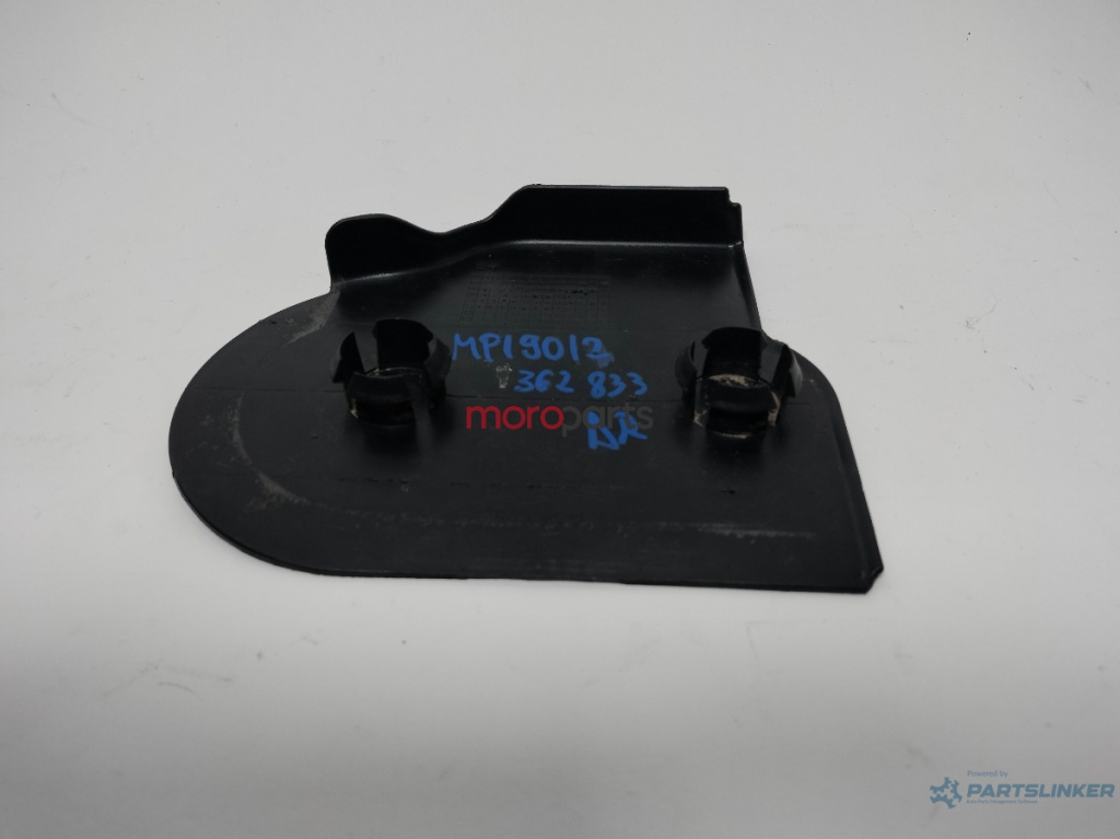 Capac dreapta scut VOLKSWAGEN PASSAT (362) [ 2010 - 2014 ] TDI (CFFB) 103KW|140HP VAG OEM 3C0825968