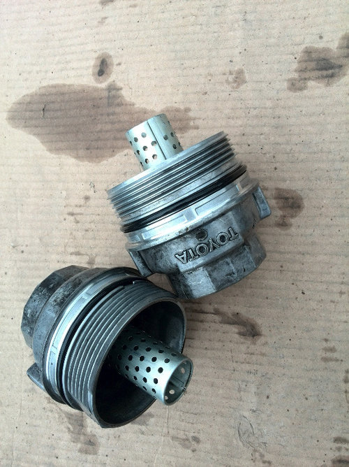 CAPAC FILTRU ULEI 2.2 D4D AVENSIS T25 COROLLA VERSO RAV 4 III 110KW 150CAI SAU 100KW 136CAI / SAU 2....