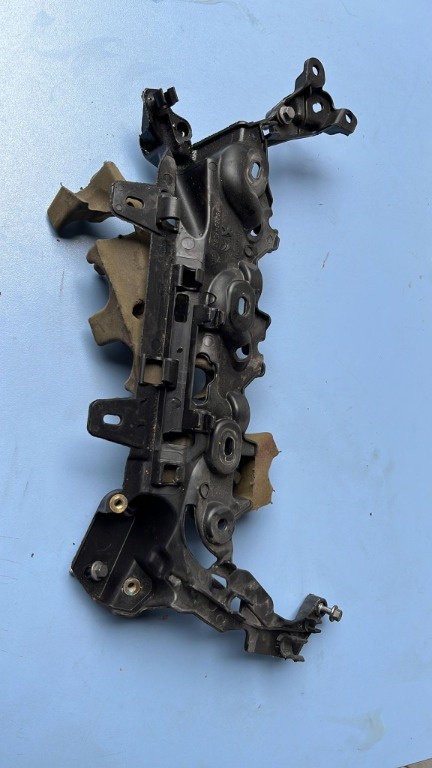 Capac injectoare Citroen C5 2.0 HDI AHW combi ,transmisie automata , cod 9808843180