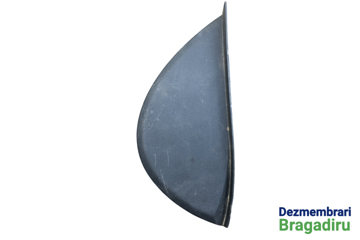 Capac lateral bord dreapta Cod: 689200005R 689200005R Renault Megane 3 [2008 - 2014] wagon 5-usi 1.9 dCi MT (130 hp) EURO 5