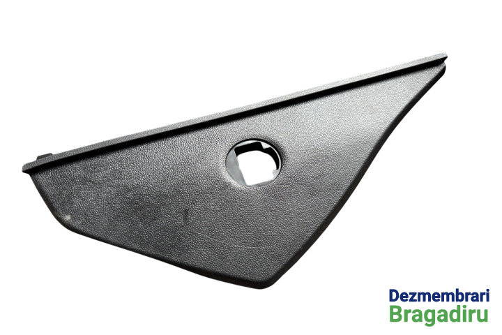 Capac lateral bord dreapta Cod: 84767-C8100 84767-C8100 Hyundai i20 2 (GB) [2014 - 2020] Hatchback - 5 usi 1.2 MT (84 hp) Cod motor: G4LA-6