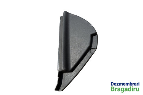 Capac lateral bord stanga Cod: 8200079070, 8200079004 8200079070, 8200079004 Renault Megane 2 [facel...