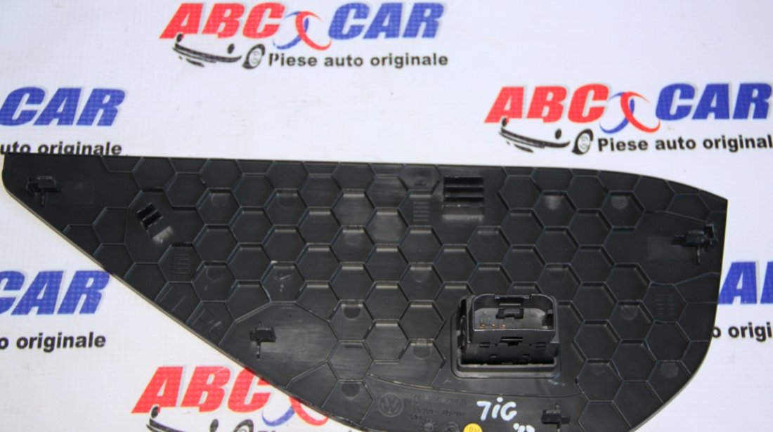 Capac lateral dreapta plansa bord VW Tiguan AD1 cod: 5NB858218A model 2017