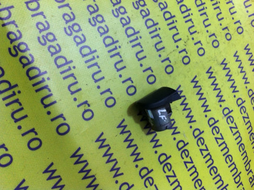 Capac maner stanga fata Volkswagen VW Bora [1998 - 2005] Sedan 1.6 16V MT (105 hp) (1J2)