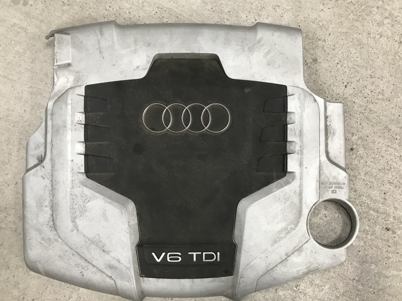 Capac motor AUDI A4 B8 A5 Q5 3.0 TDI 2009 2010 2011 2012