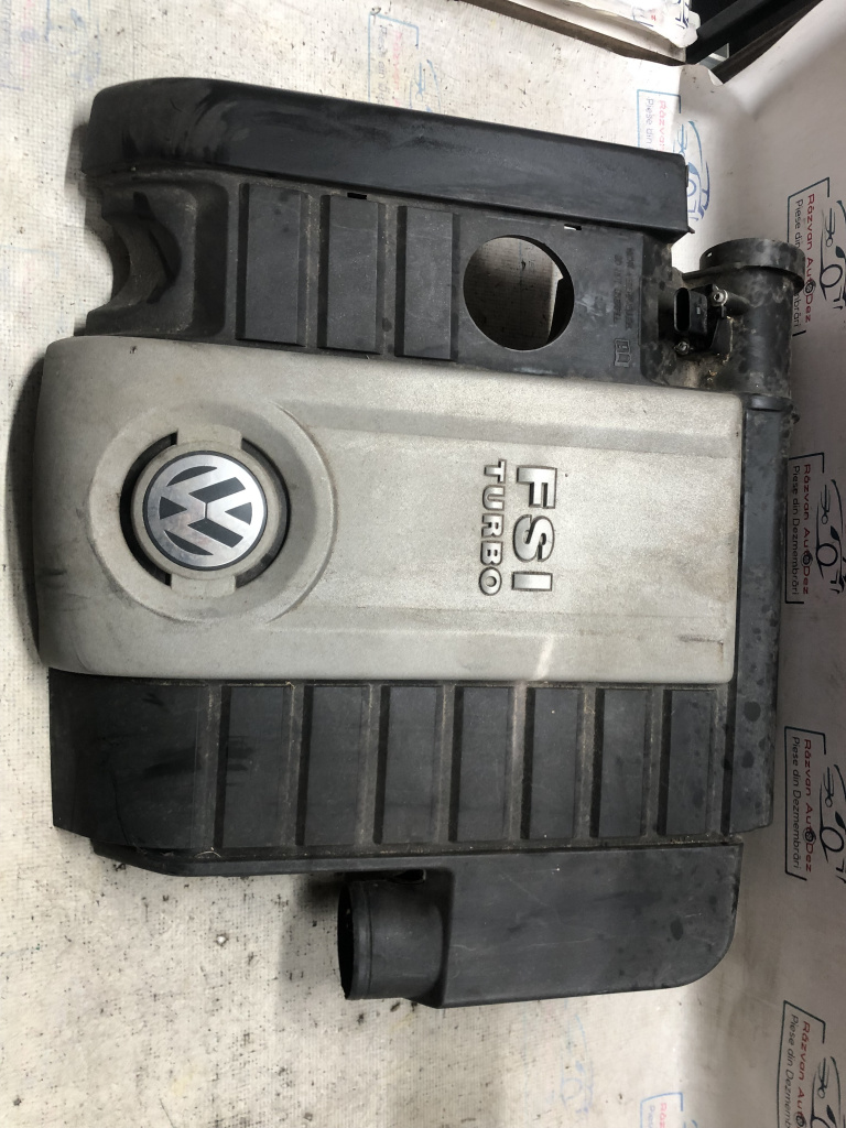 Capac motor cu filtru aer Volkswagen Eos 2.0 Benzina 2008, 06F133837T