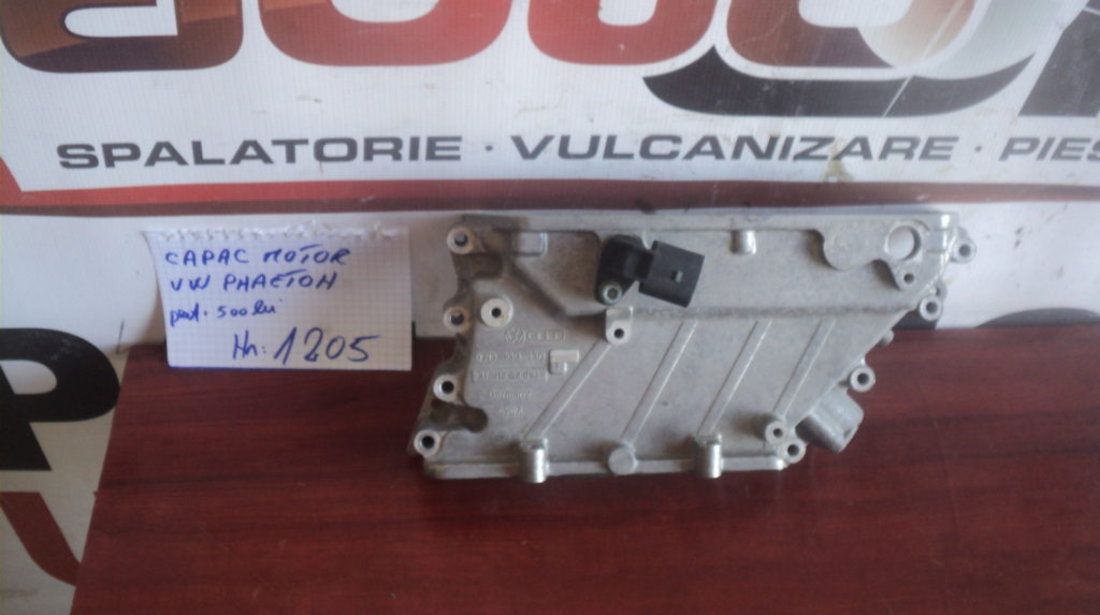 Capac motor frontal pe chiuloasa drepta vw phaeton cod 07D109130