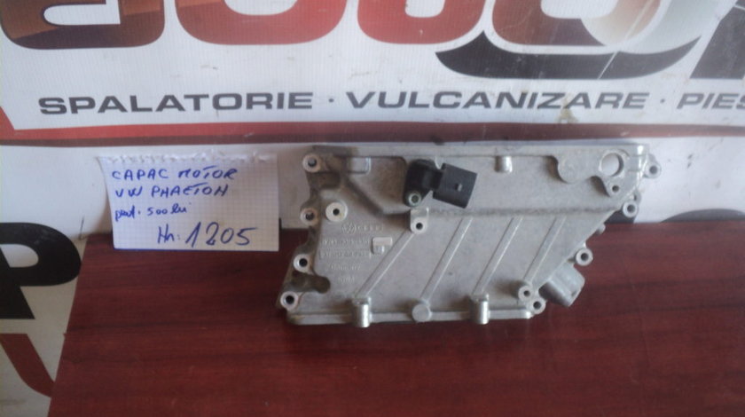 Capac motor frontal pe chiuloasa drepta vw phaeton cod 07D109130