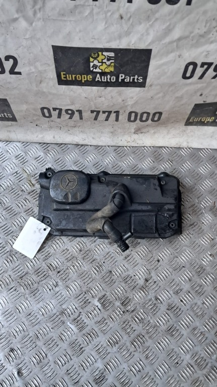 Capac motor Mercedes Vito W638 an fabricatie 2002 cod A6110161524