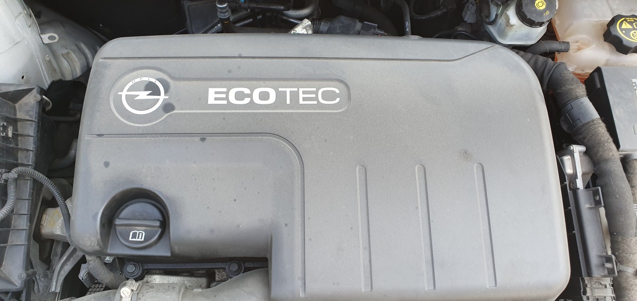 Capac motor Opel Astra J 1.7 CDTI A17DTJ A17DTC A17DTE 2011 2012 2013 2014