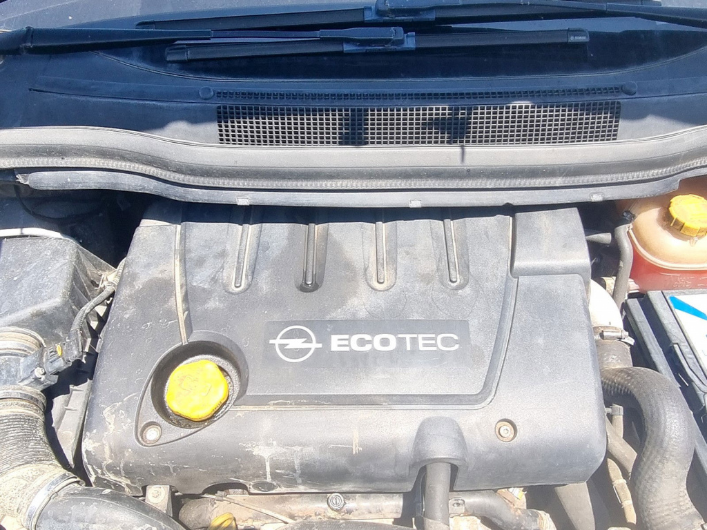 Capac motor Opel Zafira B (A05) [Fabr 2006-2011] 1.9 CDTI Z19DT 88KW / 120CP
