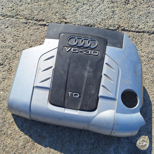 Capac Motor Ornamental Audi Q7 (4L) 2006-2015 3.0 Tdi Bug Motorina 4L0103925, 4L0-103-925 Audi