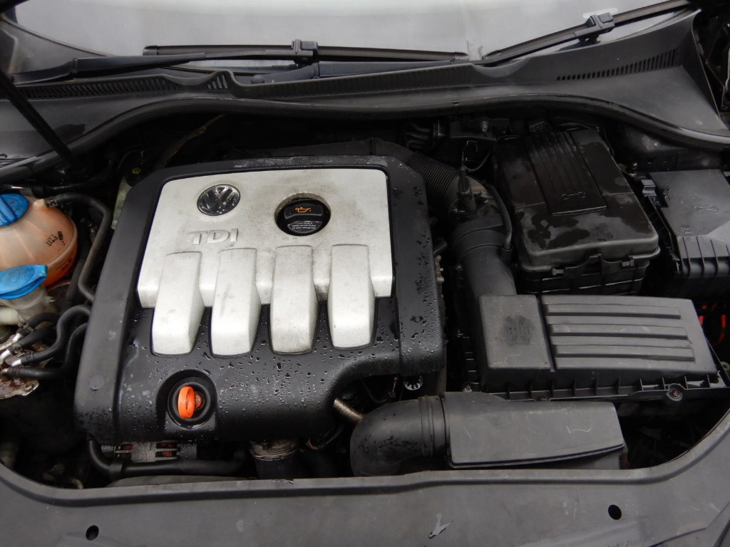 Capac motor protectie Volkswagen Golf 5 2004 Hatchback 2.0 TDI