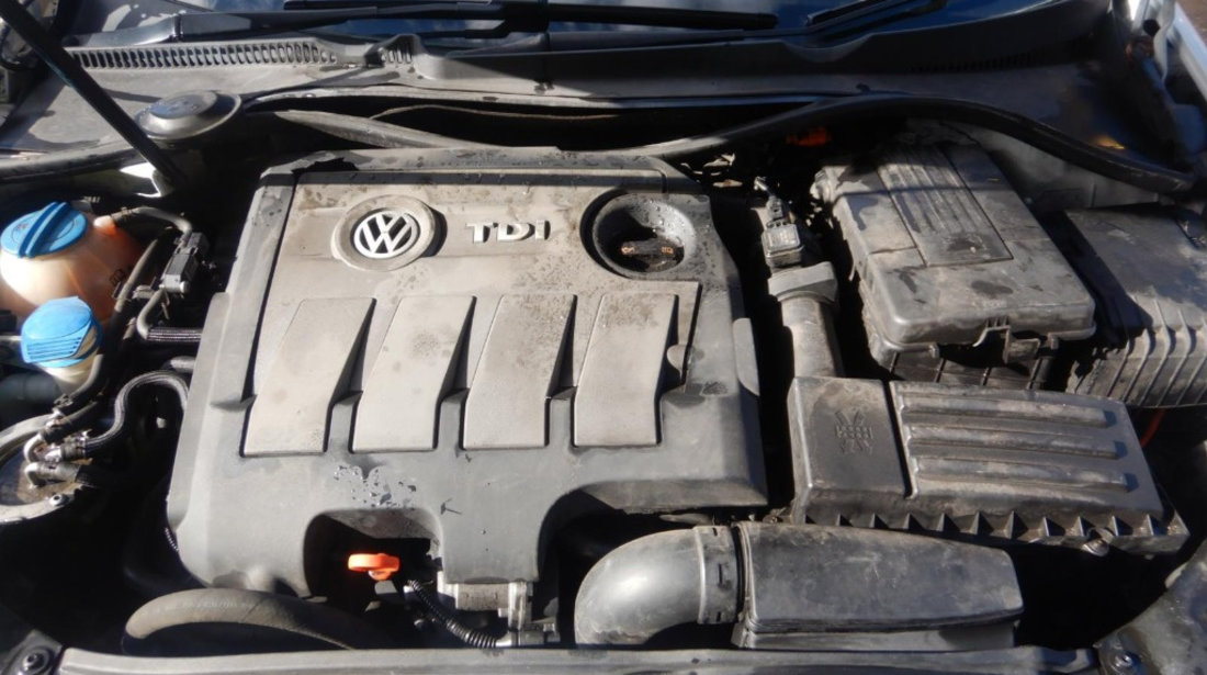 Capac motor protectie Volkswagen Golf 6 2010 BREAK 1.6 TDI