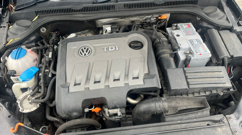 Capac motor protectie Volkswagen Jetta 2011 SEDAN 2.0 TDI CFFB